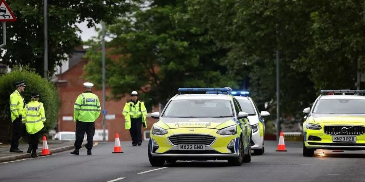 Crash in Manchester LIVE: two officers injured after collision with car while attempting three-point turn |  UK |  News