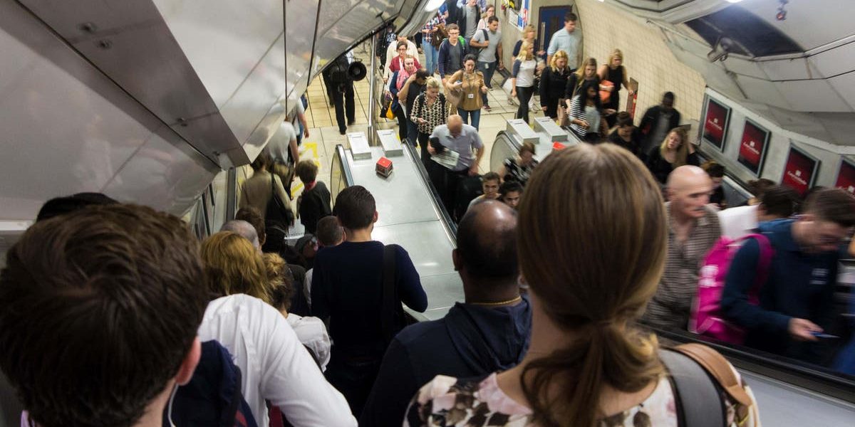 Waarschuwing voor wachtrijen bij metrostations voorafgaand aan de Champions League-finale van zaterdag in het Wembley Stadion